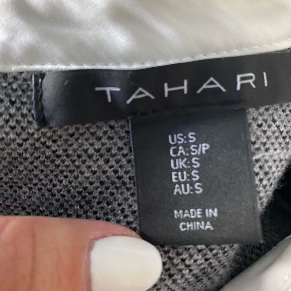 Tahari Gray Knit Top with White Trim - Picture 2 of 5